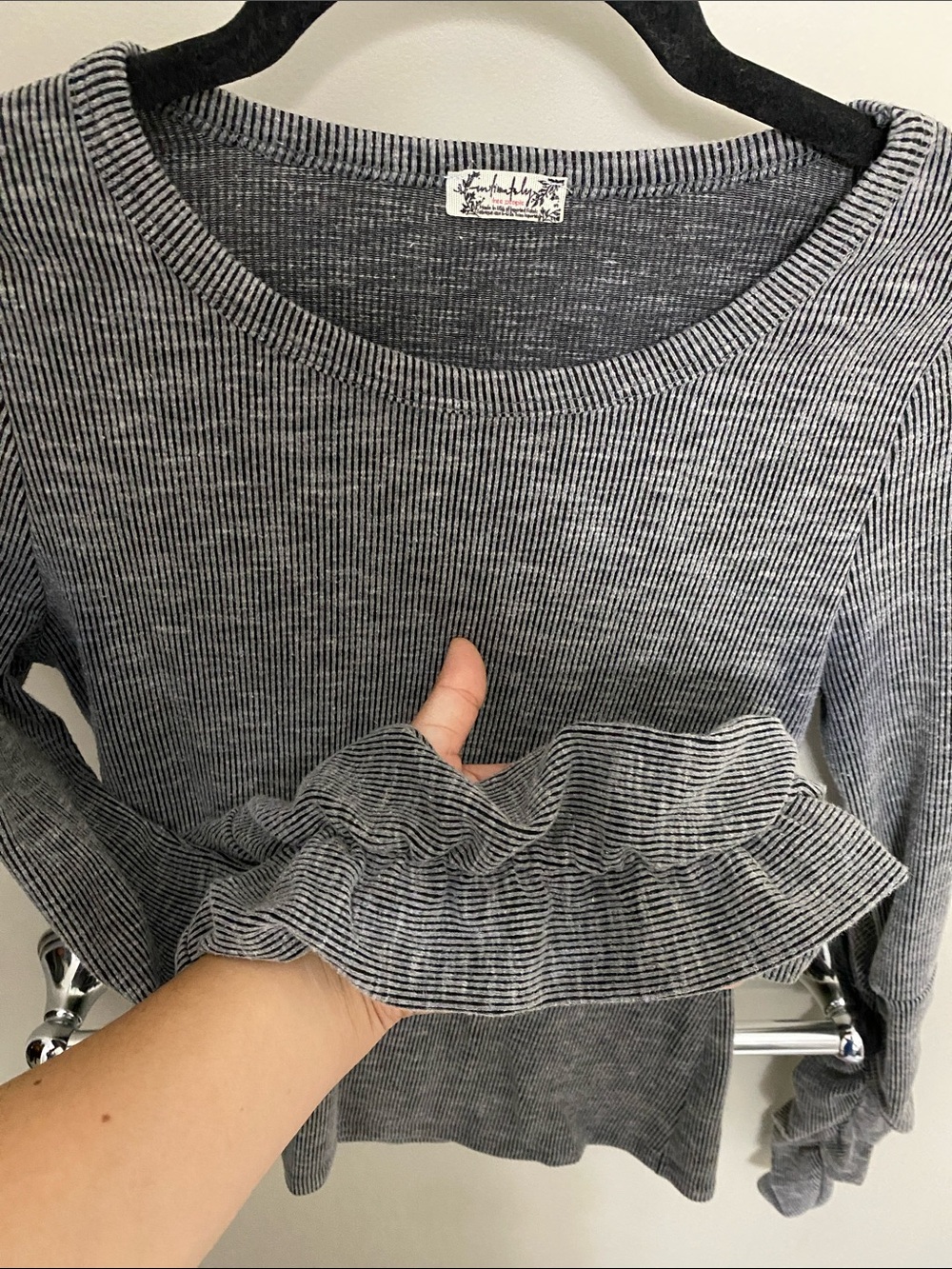 Women’s Grey Ribbed Long-Sleeve Top - Picture 2 of 5